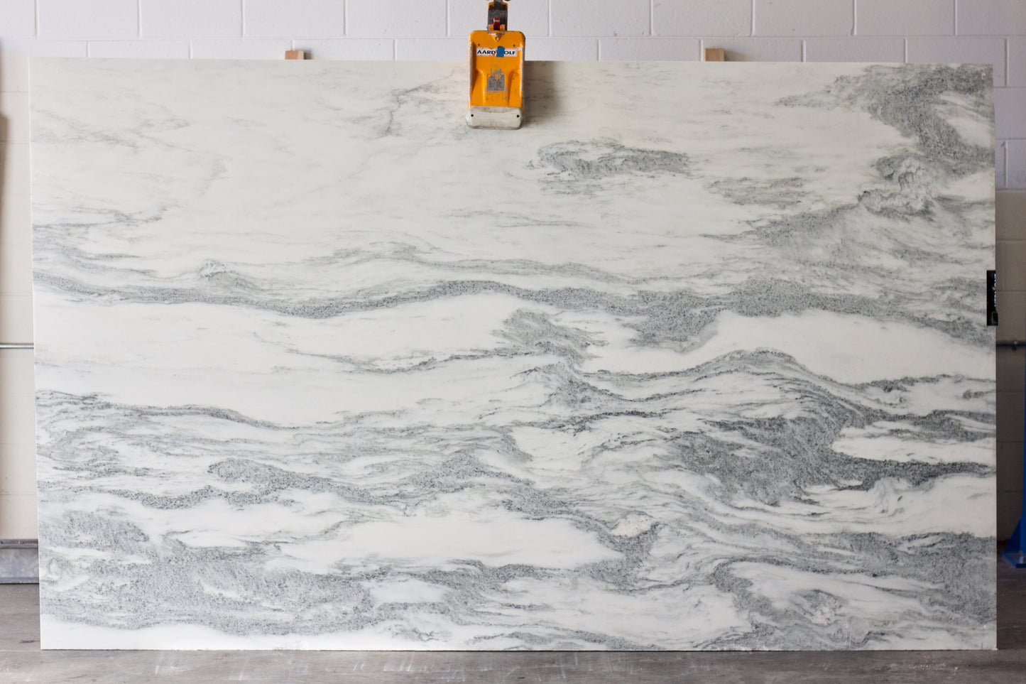 Montclair Danby - Lot 1241 - 119x72