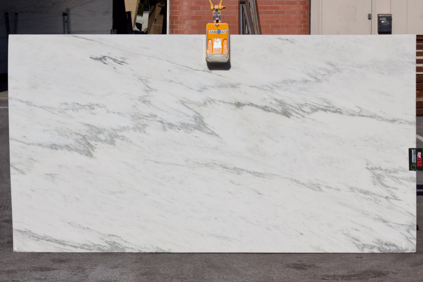 Montclair Danby - Lot 1385 - 124x67