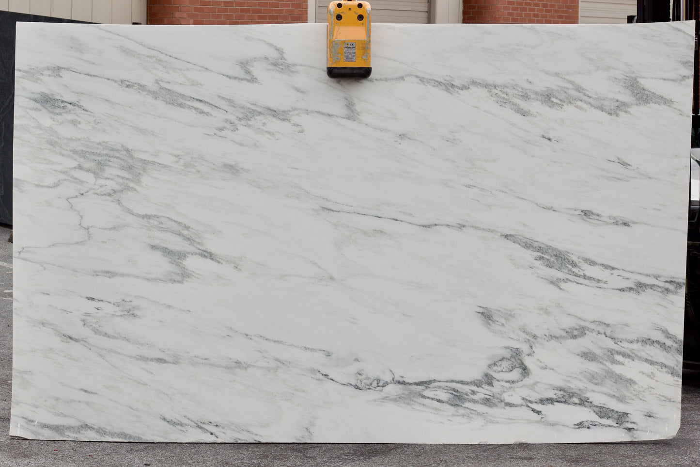 Montclair Danby - Lot 1484 - 3CM Honed - 124x76