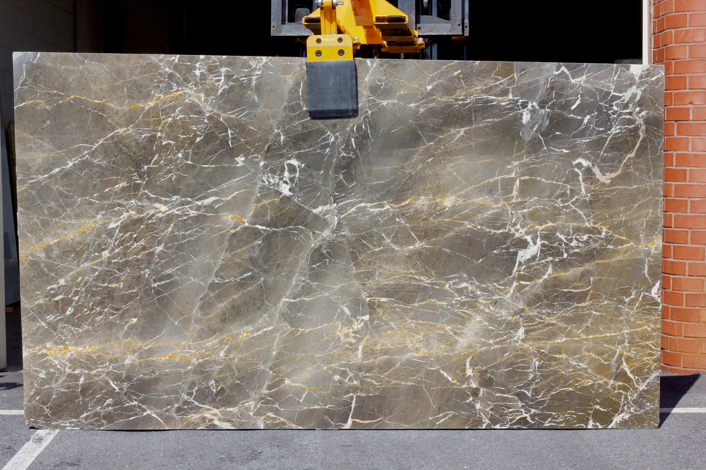 Valentine Gray - Lot 1374 - 3CM Polished - 110x63