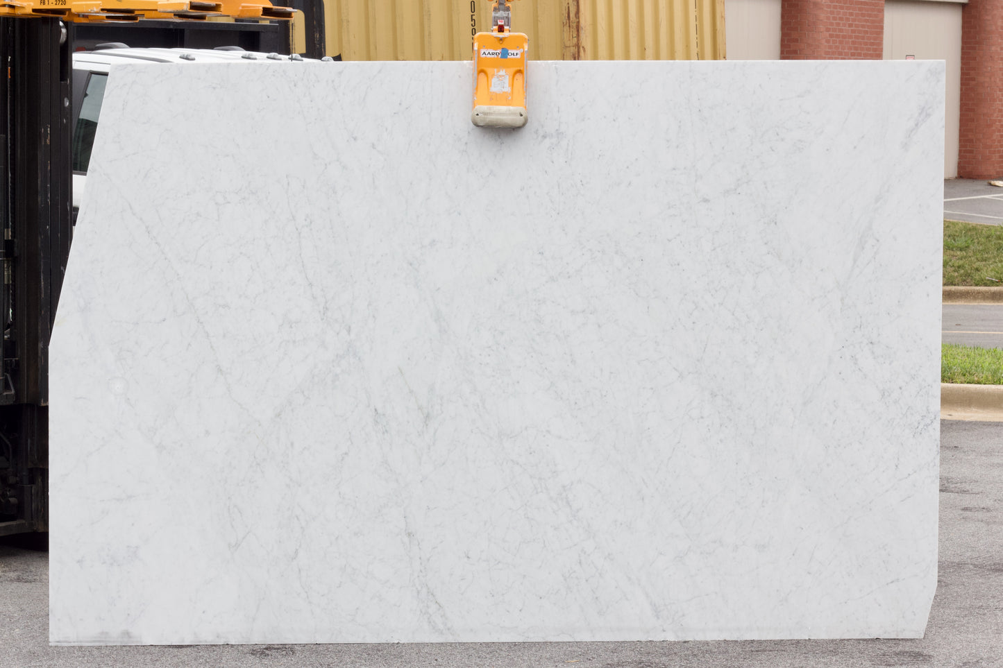 White Carrara - Lot 1367 - 113x76