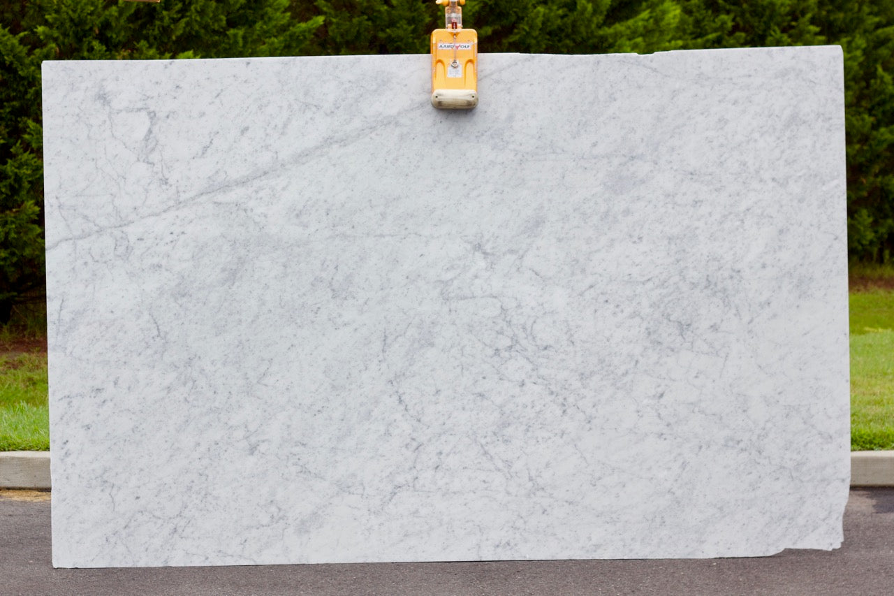White Venatino - Lot 1074 - 123x77