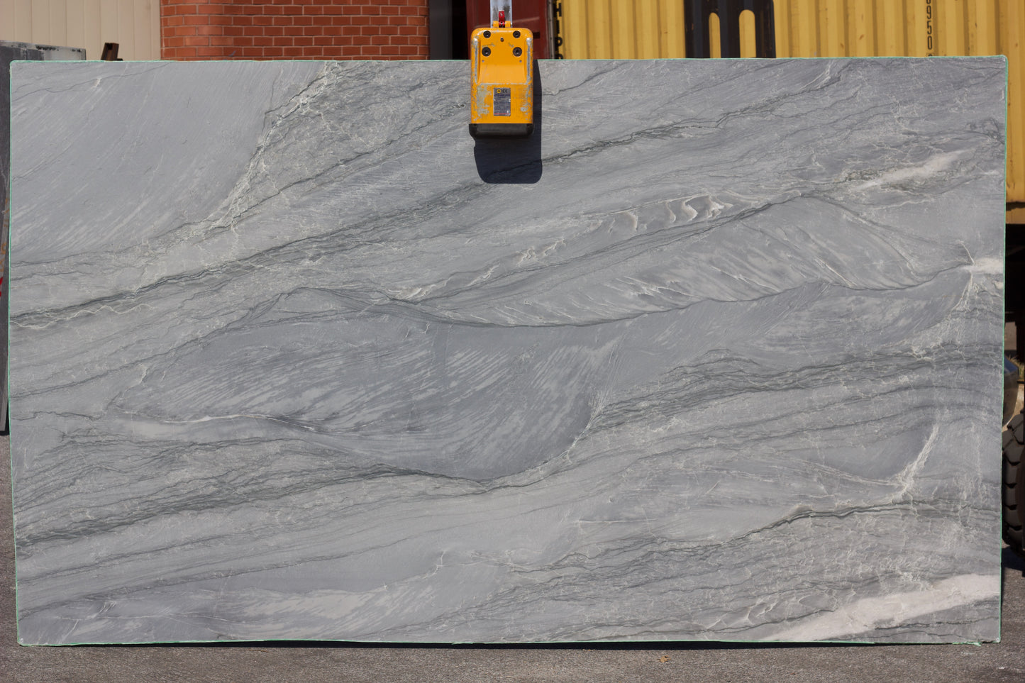 Allure - Lot 1469 - 3CM Honed - 126x73