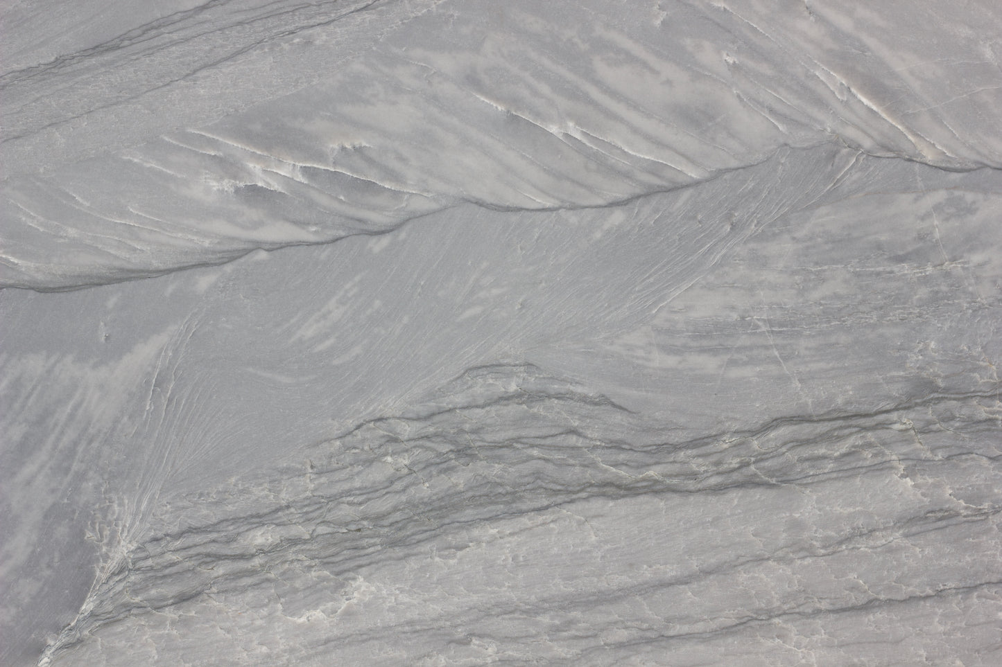 Allure - Lot 1469 - 3CM Honed - 126x73