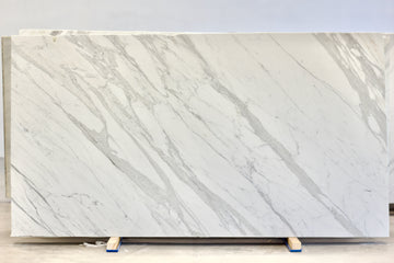 Calacatta - Lot 1605 - 3CM  - 129x68