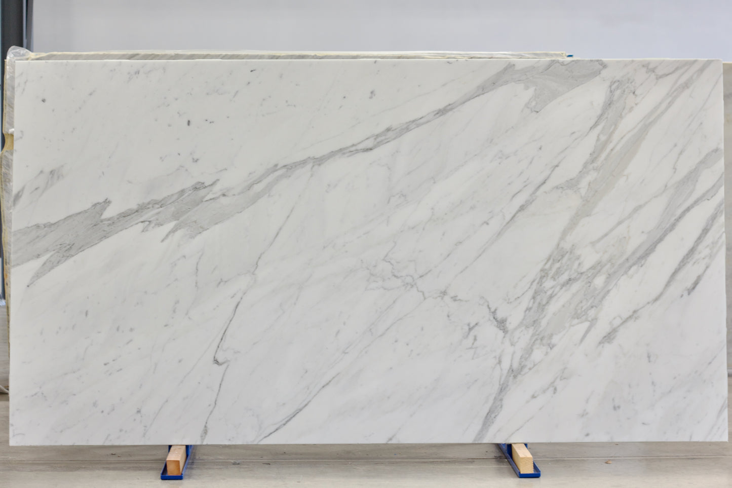 Calacatta - Lot 1606 - 3CM  - 128x68