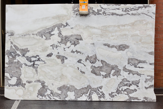 Dover White - Lot 1365 - 115x74