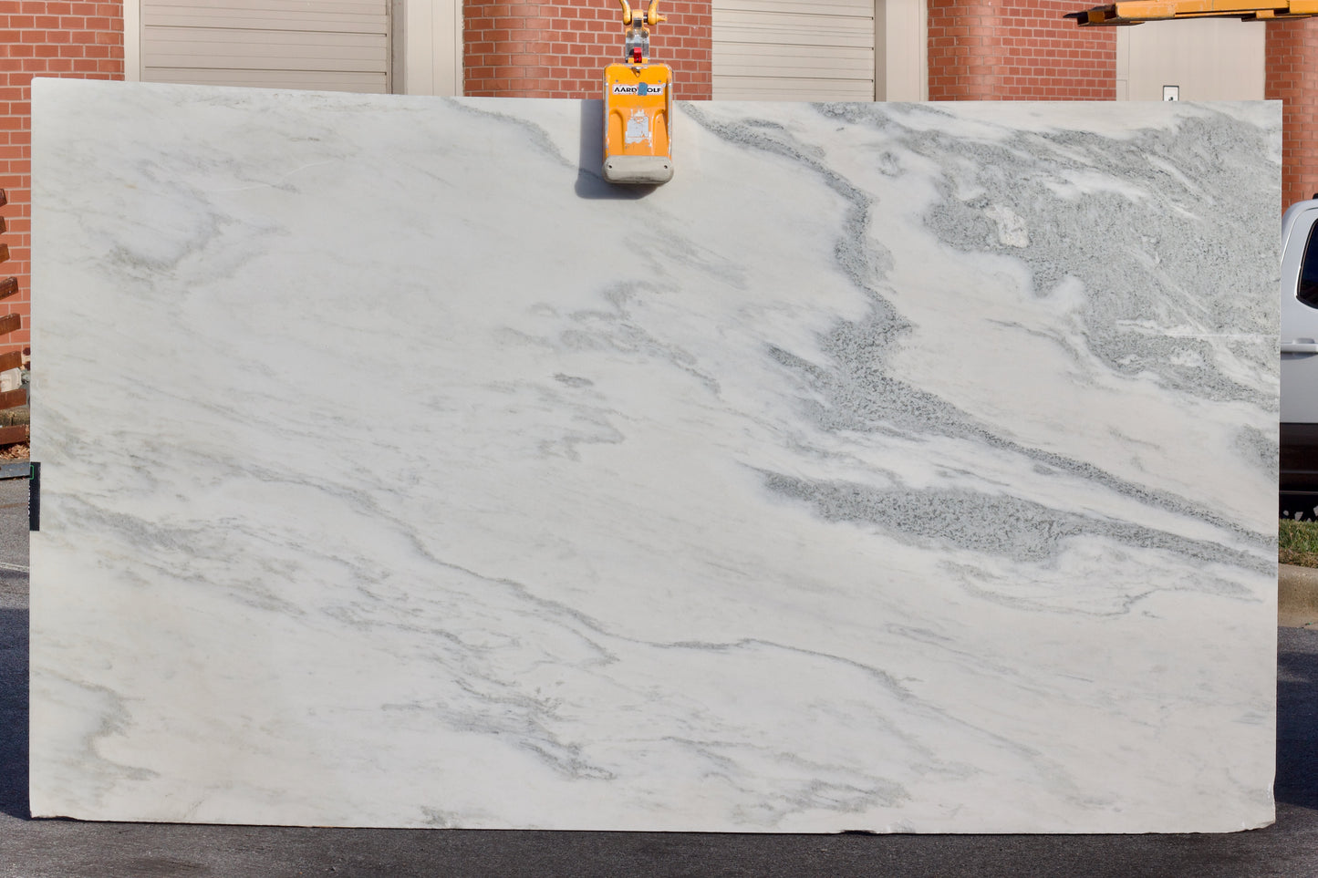 Montclair Danby - Lot 1562 - 3CM  - 126x75