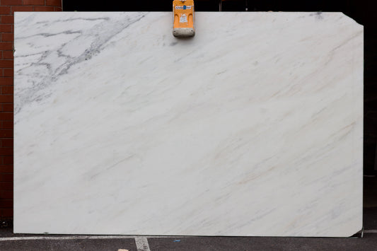 Iris White - Lot 1358 - 115x73