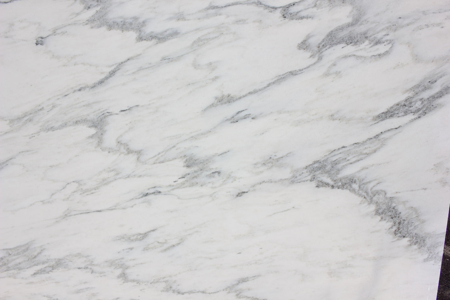 Montclair Danby - Lot 1610 - 3CM  - 121x71