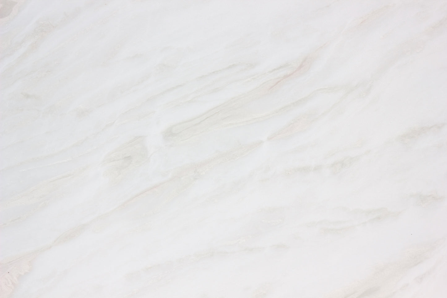 Mystery White - Lot 1550 - 3CM  - 121x74