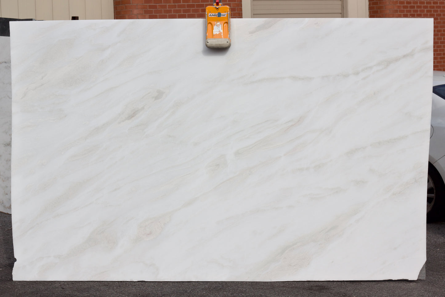 Mystery White - Lot 1550 - 3CM  - 121x74