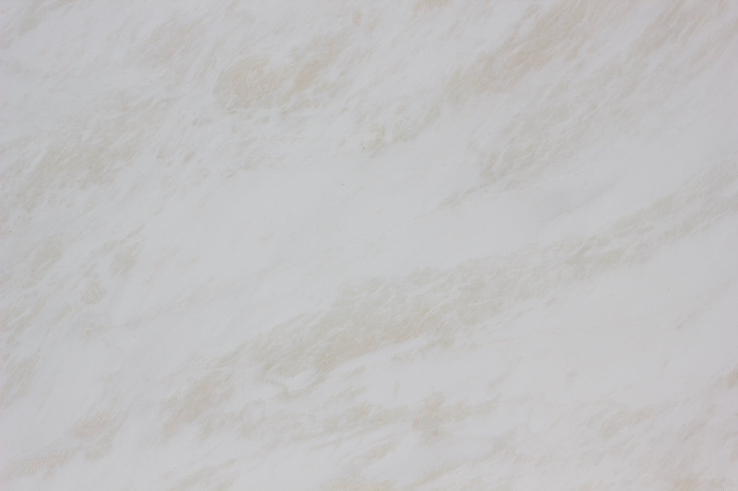 Mystery White - Lot 1319 - 124x77