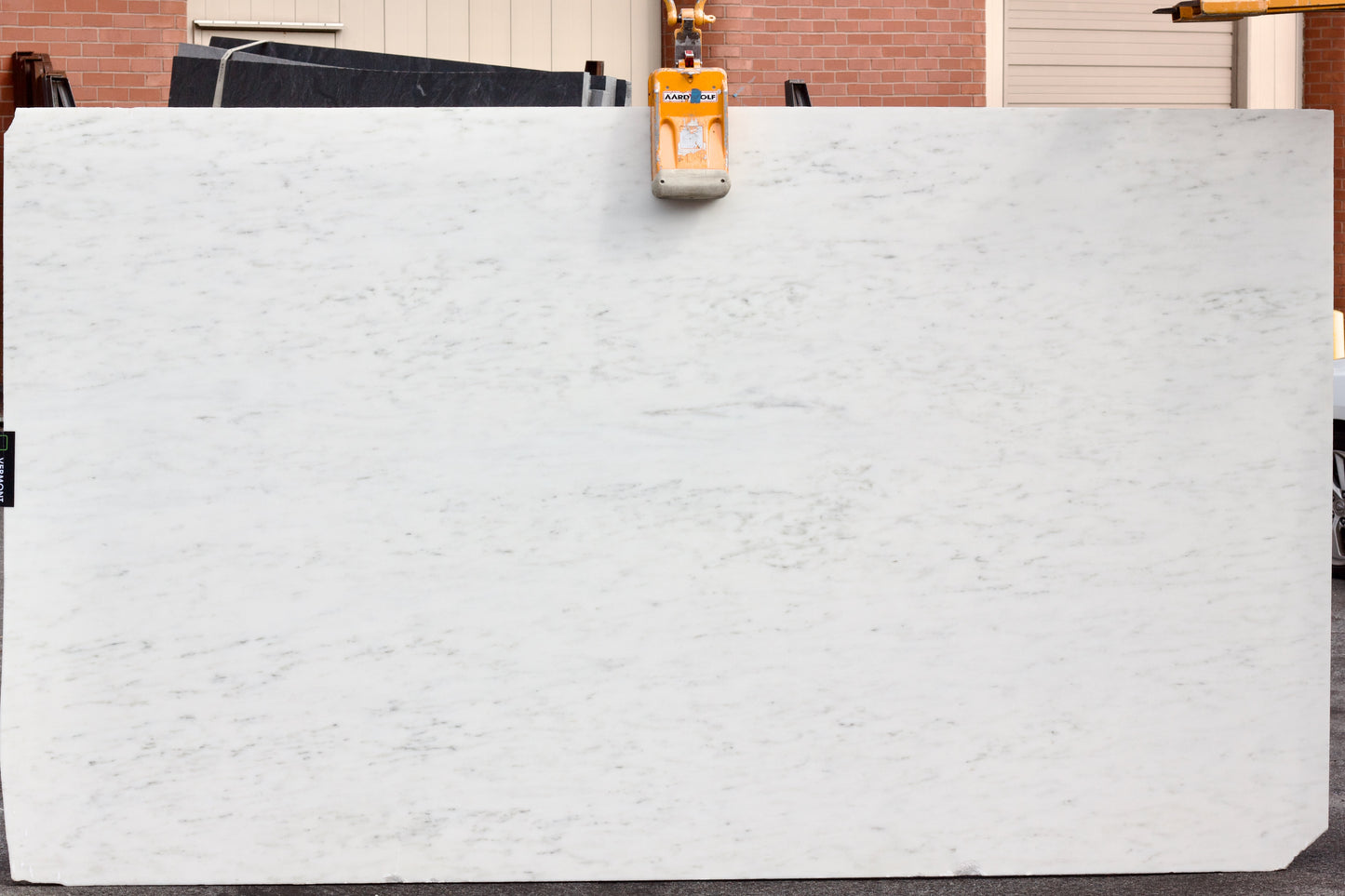 Olympian White Select - Lot 1529 - 3CM  - 123x73