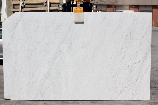 White Carrara - Lot 1414 - 2CM Honed/Polished - 115x69