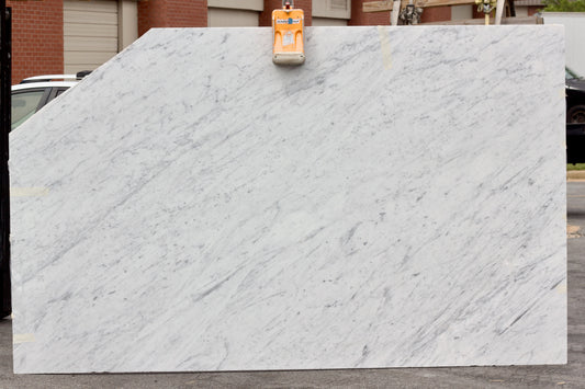 White Carrara - Lot 1496 - 3CM Honed/Polished - 111x73