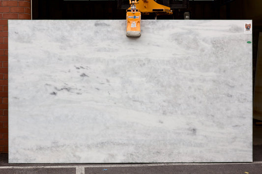 White Cintilante - Lot 1361 - 118x69